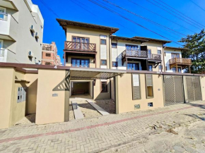 SOBRADO 250 MTS PRAIA MARISCAL BOMBINHAS Algodoeiro 249-4
